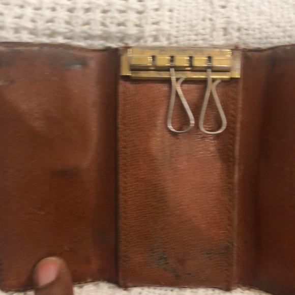 Authentic LOUIS VUITTON M69517 Monogram Multicle 4 Key (missing 2 key chain - Picture 6 of 12